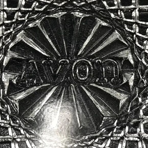 Avon Vintage Clear Patterned Glass Round Covered Butter Dish 1970’s - Picture 3 of 5